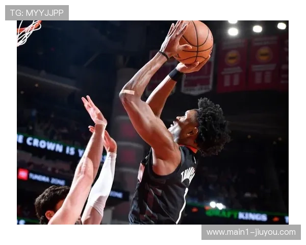 火箭替补奇兵戴维森展现价值 申京找准定位助球队获胜