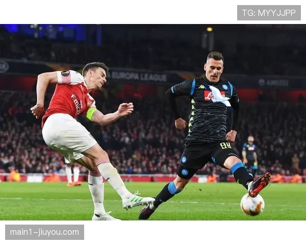 布特兹12场零封 科莫门将成升班马意外惊喜 布特兹12场零封 科莫门将成升班马意外惊喜